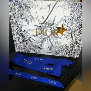 Dior shopping bag and gif box ribbons